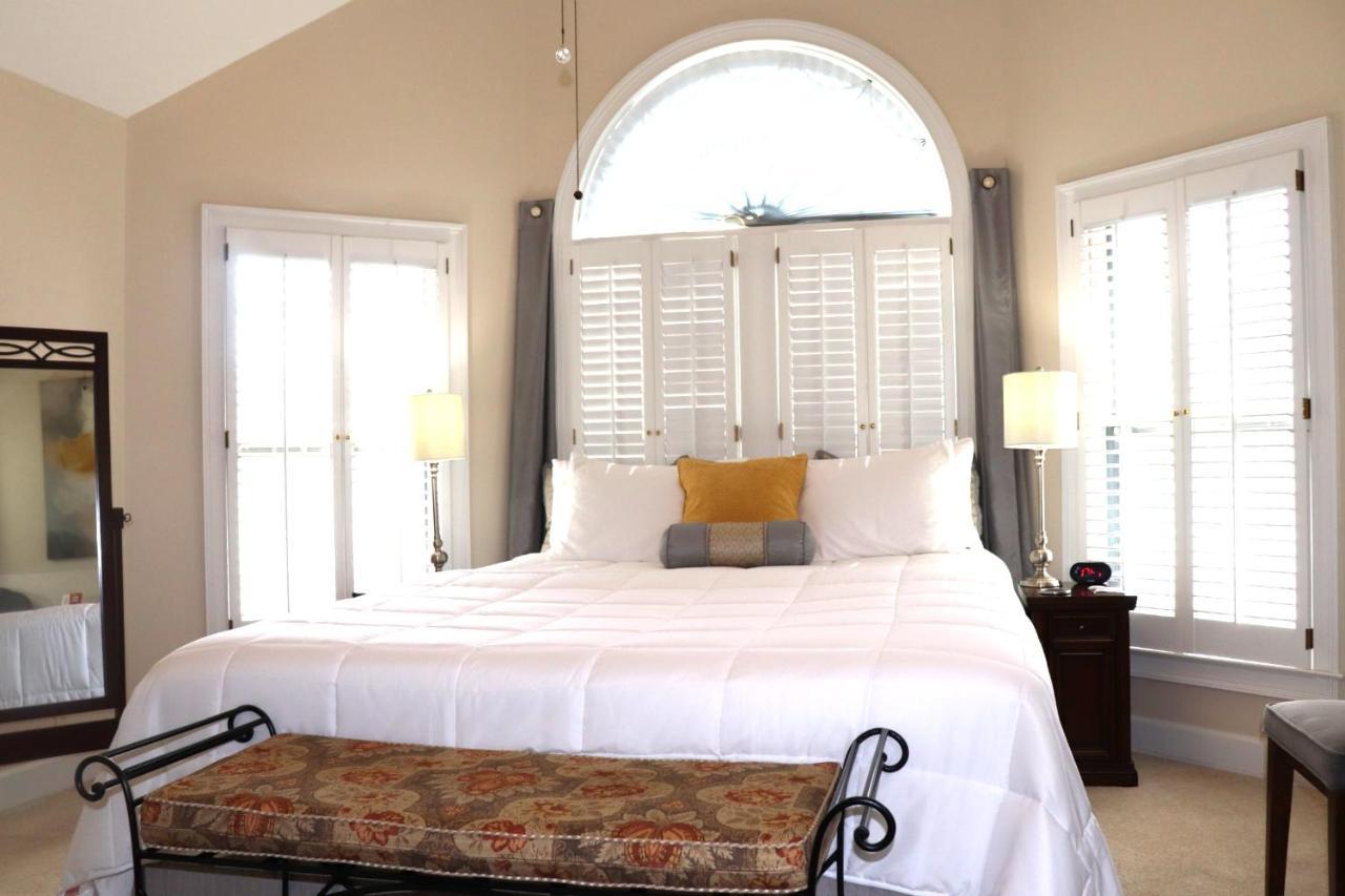 Pleasanton Courtyard Bed And Breakfast Fayetteville Eksteriør bilde