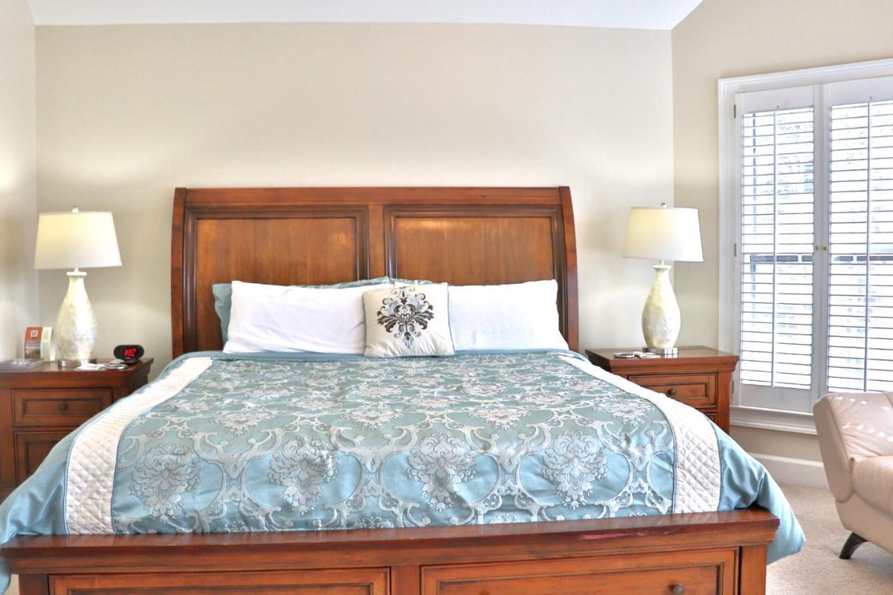 Pleasanton Courtyard Bed And Breakfast Fayetteville Eksteriør bilde