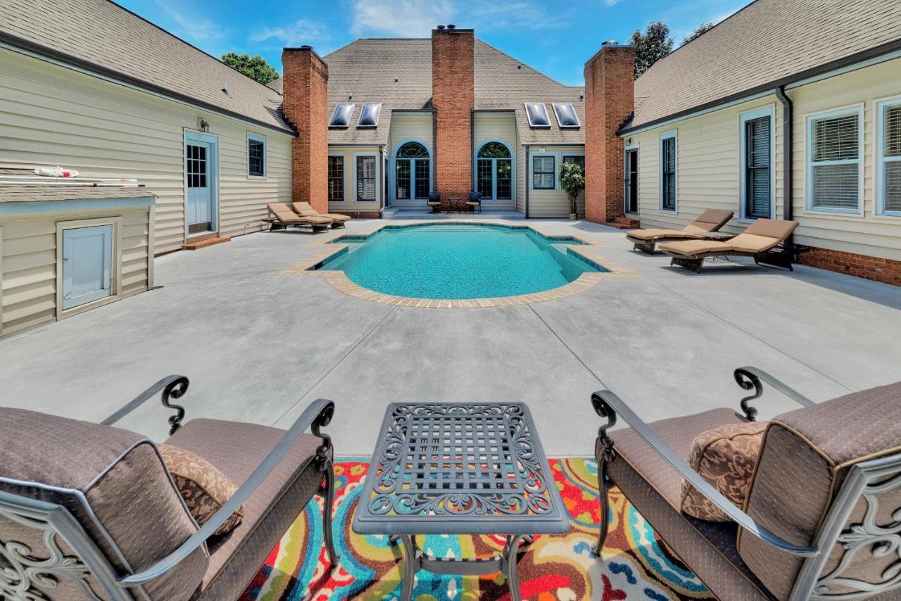 Pleasanton Courtyard Bed And Breakfast Fayetteville Eksteriør bilde