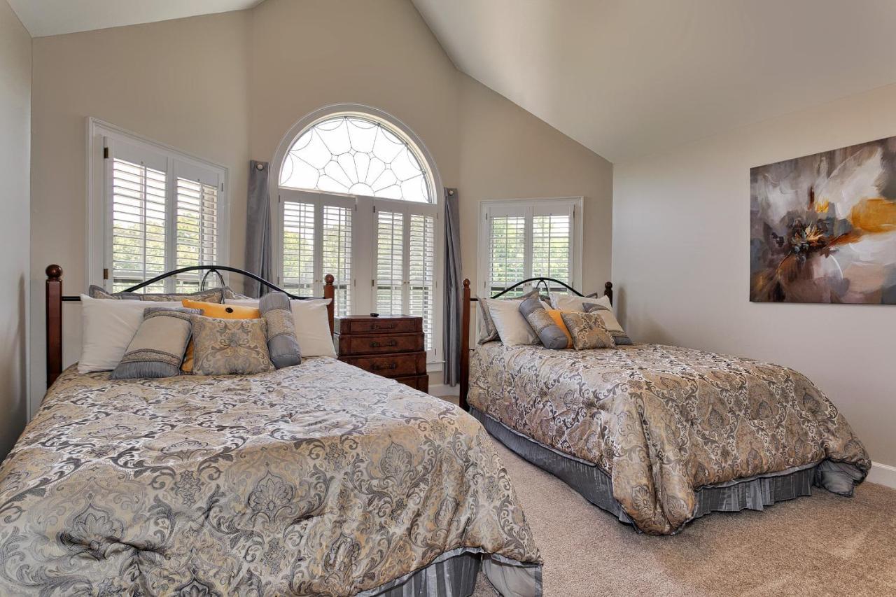 Pleasanton Courtyard Bed And Breakfast Fayetteville Eksteriør bilde