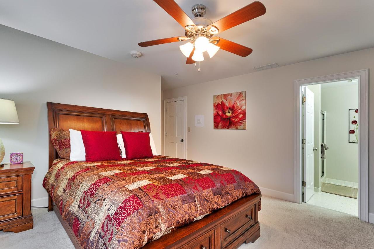 Pleasanton Courtyard Bed And Breakfast Fayetteville Eksteriør bilde